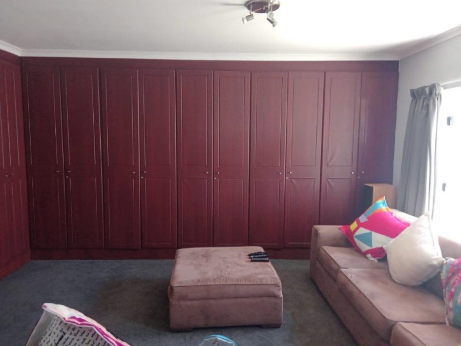 5 Bedroom Property for Sale in Ferreira Town Eastern Cape